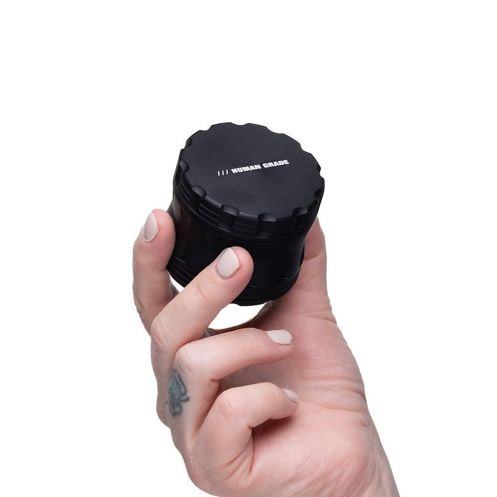 Human Grade Accessories 2.5in 4pc Grinder 2A